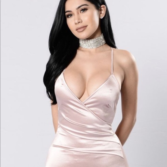 Fashion nova blush dress - Picture 4 of 8